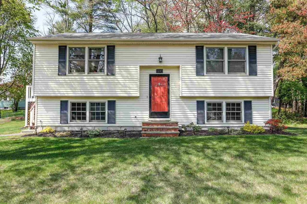 19 Cranbrook Lane Dover NH 03820