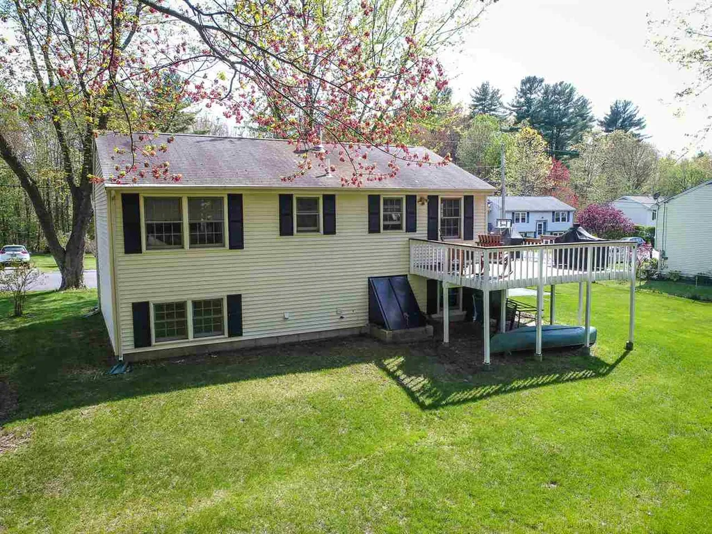 19 Cranbrook Lane Dover NH 03820