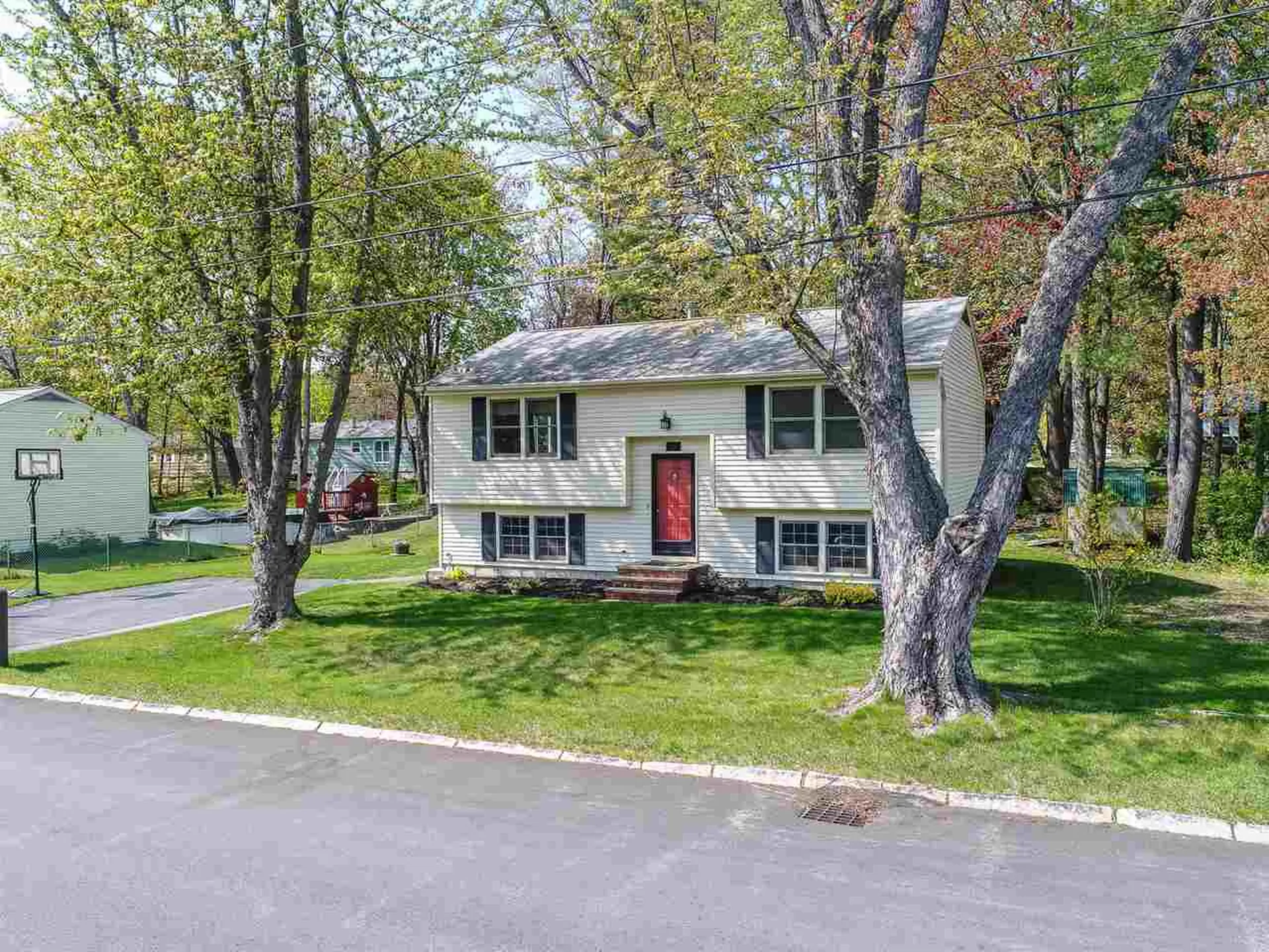 19 Cranbrook Lane Dover NH 03820