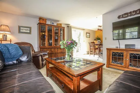 19 Cranbrook Lane Dover NH 03820