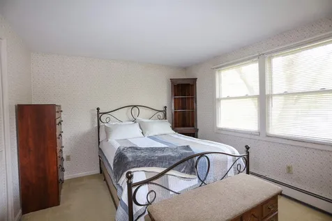 19 Cranbrook Lane Dover NH 03820