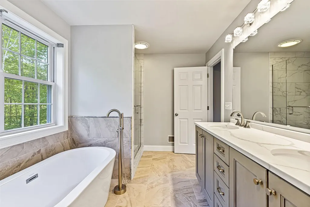 49 Barrett Farm Drive Greenland NH 03840