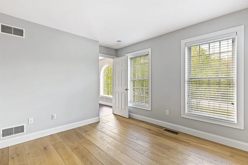 49 Barrett Farm Drive Greenland NH 03840