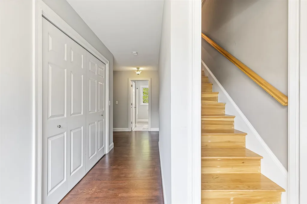 49 Barrett Farm Drive Greenland NH 03840