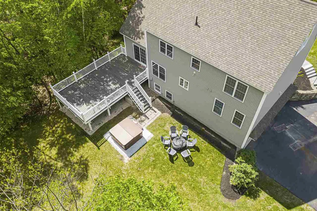 49 Barrett Farm Drive Greenland NH 03840