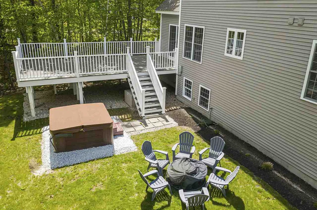 49 Barrett Farm Drive Greenland NH 03840