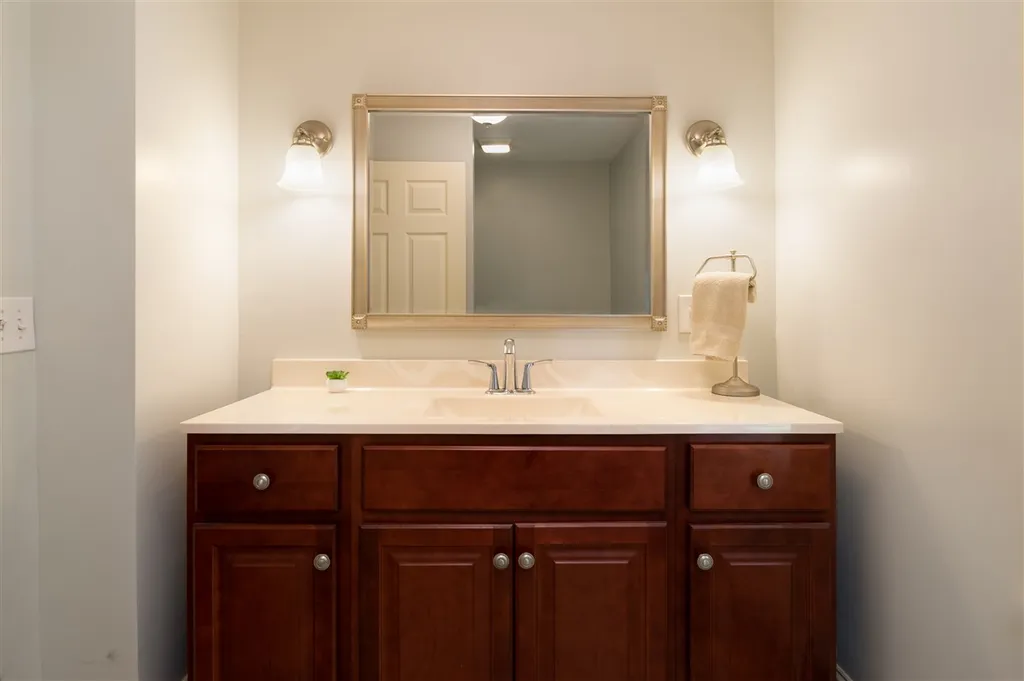 83 Cabot Street Portsmouth NH 03801