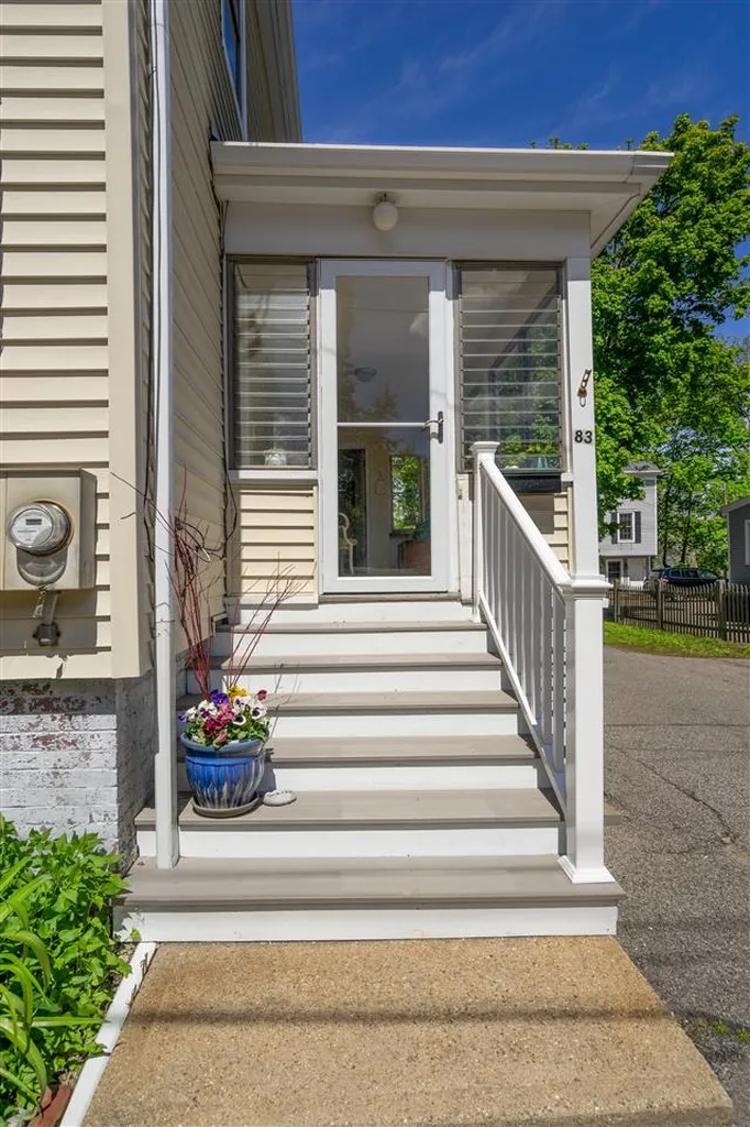83 Cabot Street Portsmouth NH 03801