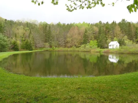 513 School House Road Brookfield VT 05036
