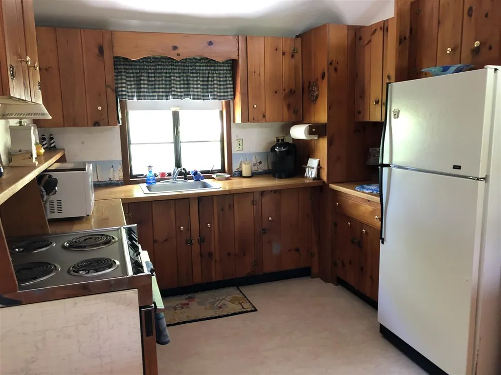 2006 Lake Street Bridport VT 05734