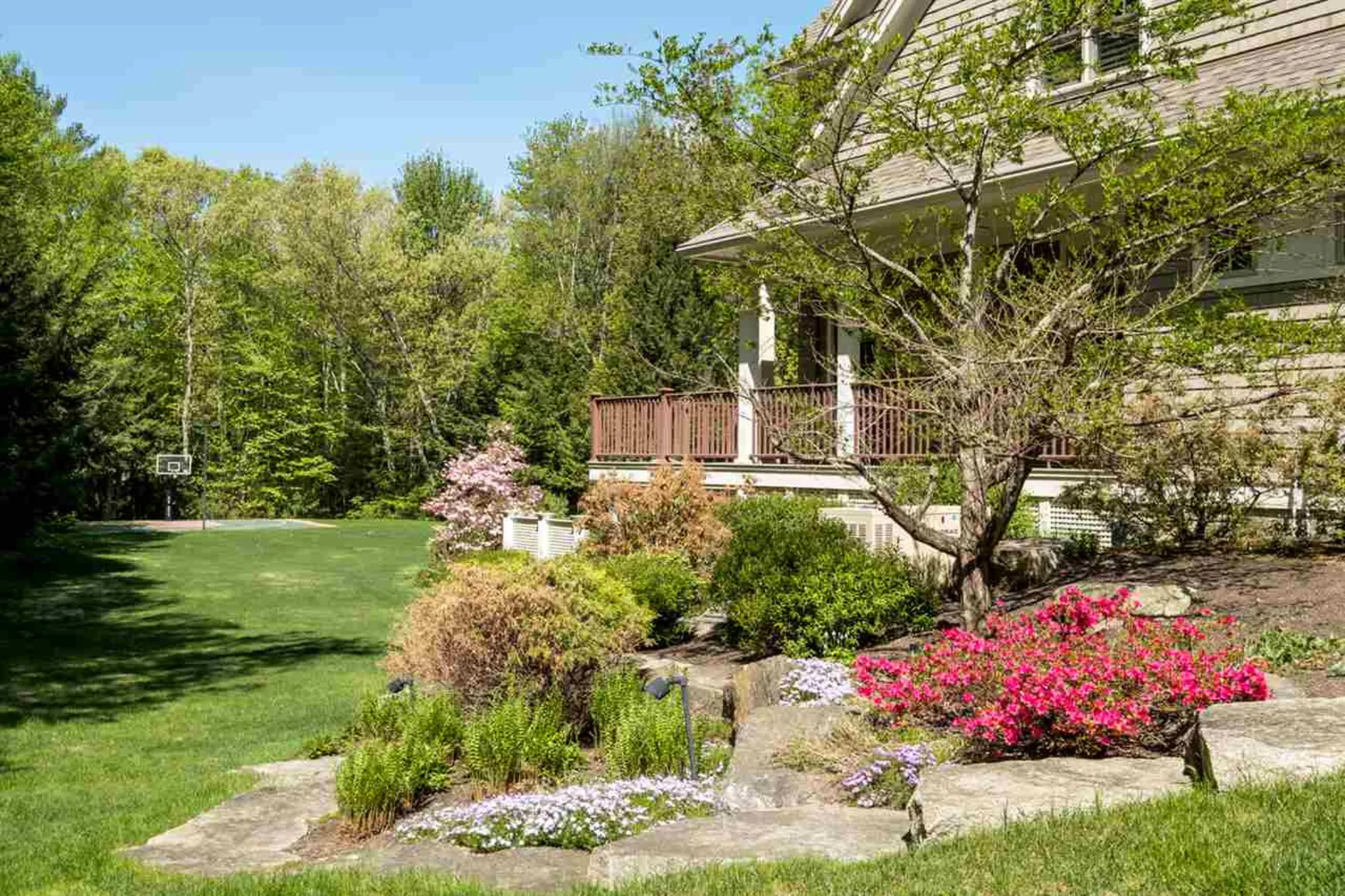 21 Patriots Road Stratham NH 03885