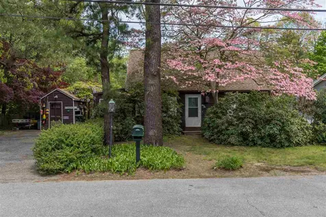 32 Elgin Street Nashua NH 03060
