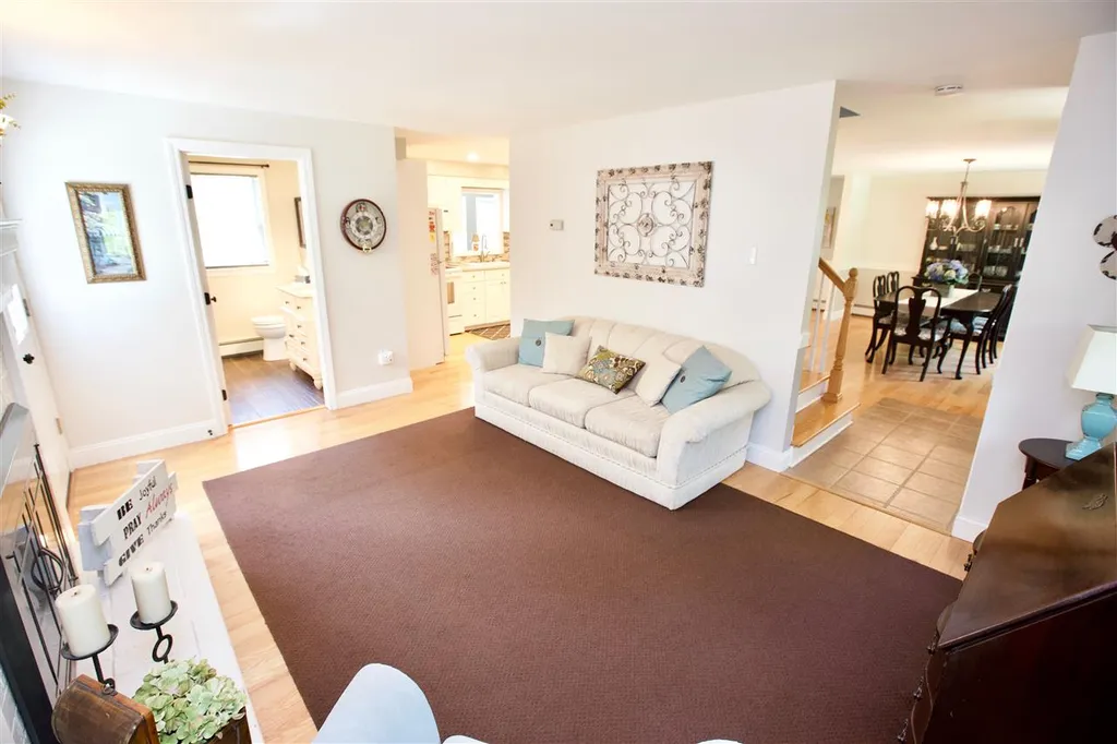 5 Thornton Road Londonderry NH 03053