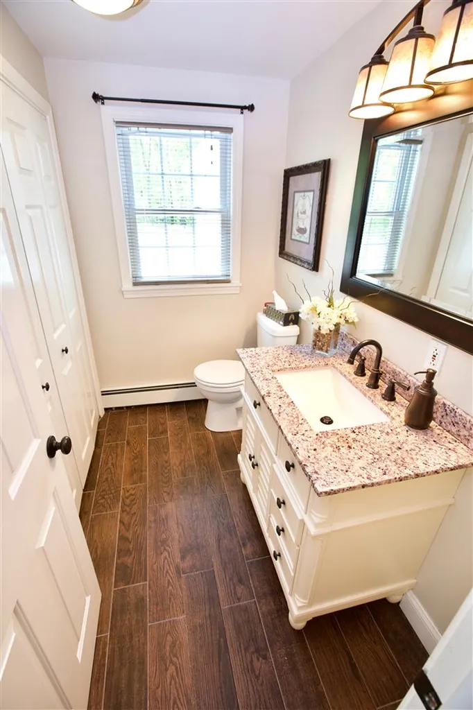 5 Thornton Road Londonderry NH 03053