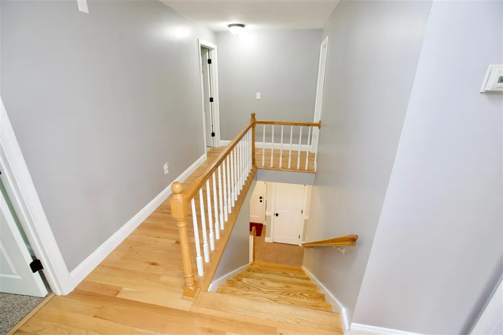 5 Thornton Road Londonderry NH 03053