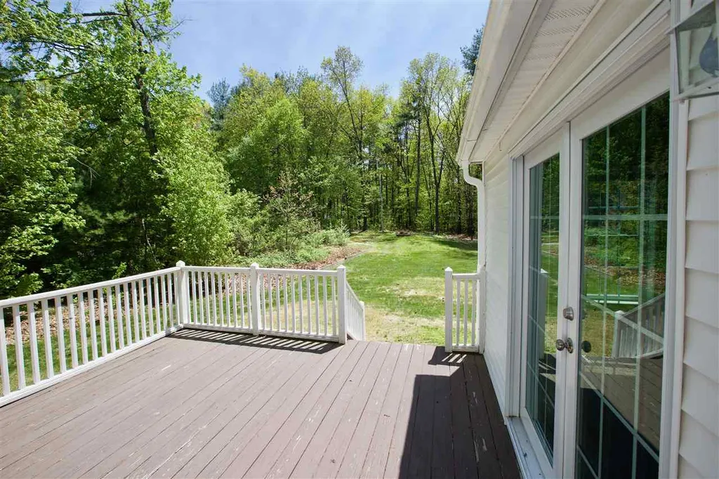 5 Thornton Road Londonderry NH 03053