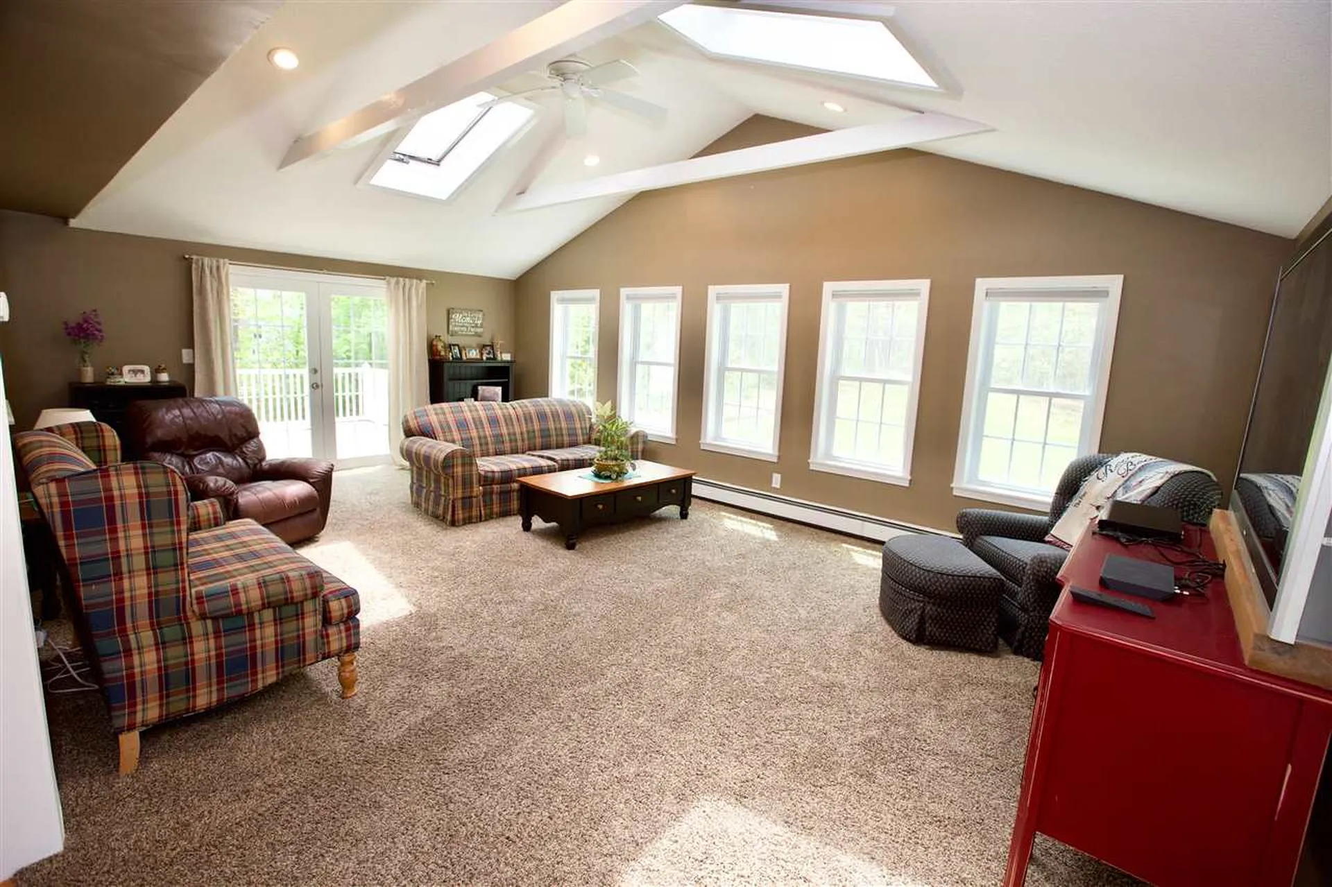 5 Thornton Road Londonderry NH 03053
