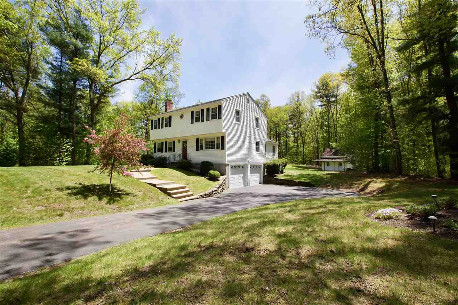 5 Thornton Road Londonderry NH 03053