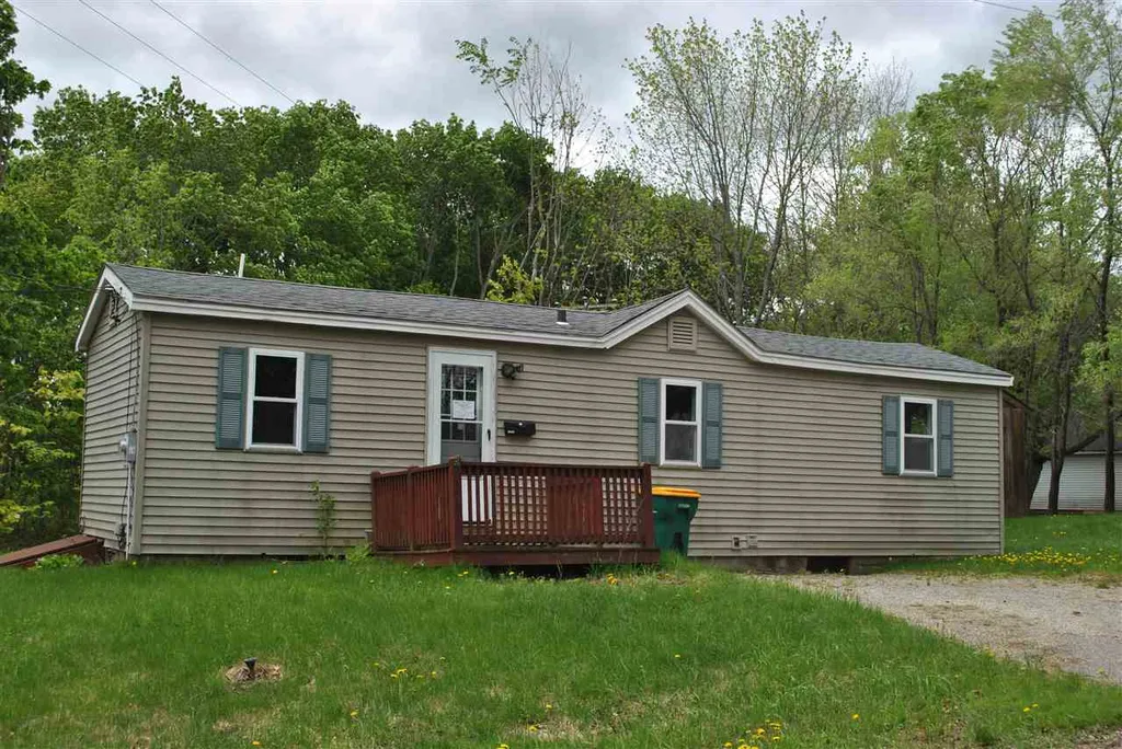 39 Railroad Avenue Rochester NH 03839