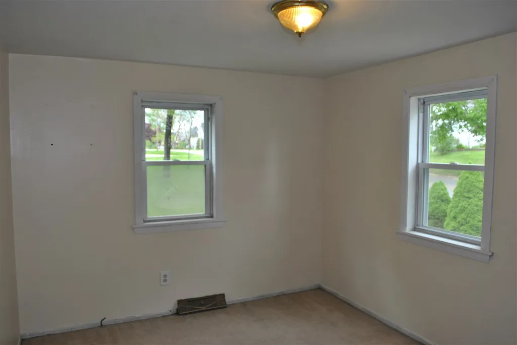 39 Railroad Avenue Rochester NH 03839