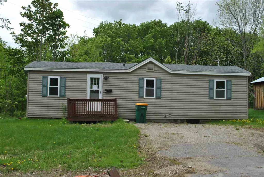 39 Railroad Avenue Rochester NH 03839