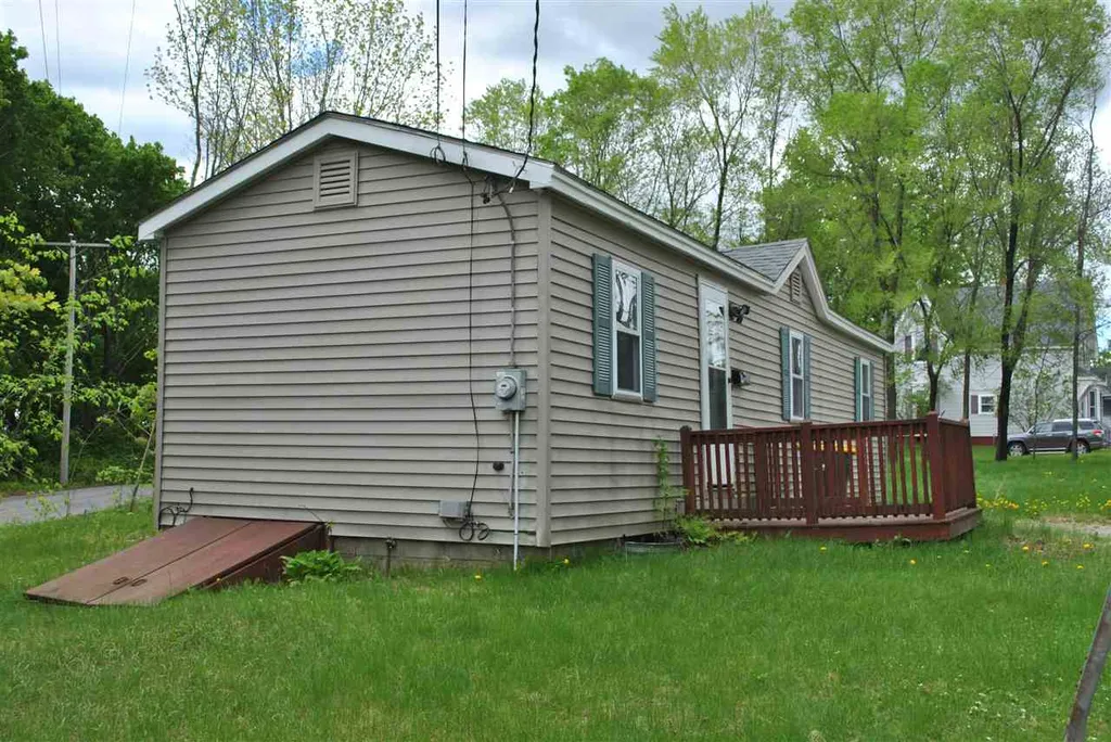39 Railroad Avenue Rochester NH 03839