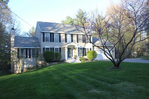 16 Newstead Street Litchfield NH 03052