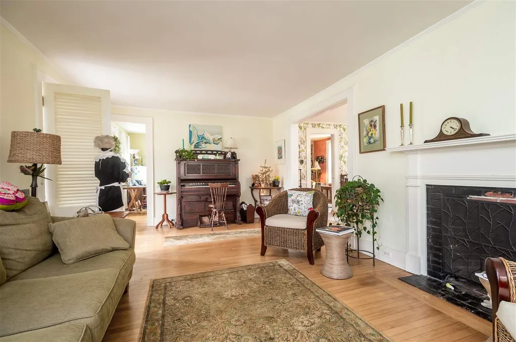 29 Edgewood Road Durham NH 03824