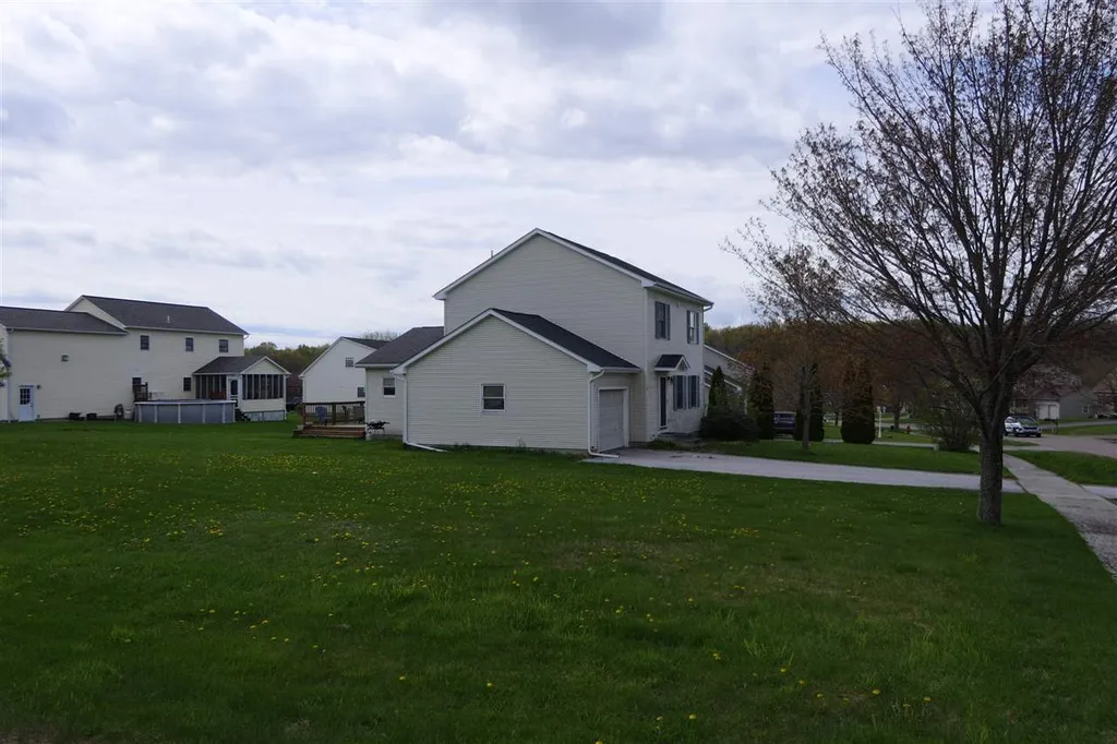 27 Hunting Ridge Lane Milton VT 05468