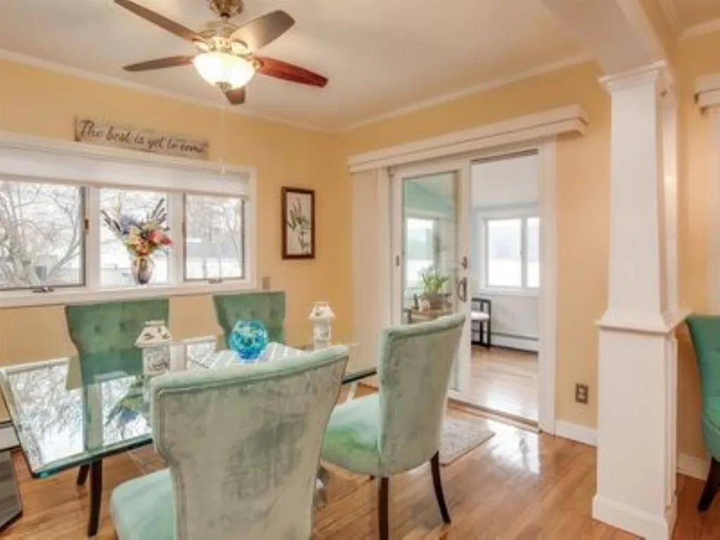 24 Captains Drive Salem NH 03079