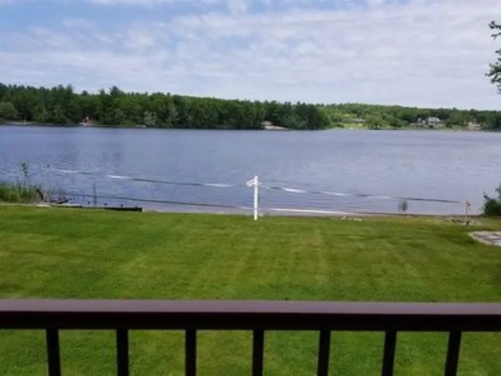 24 Captains Drive Salem NH 03079