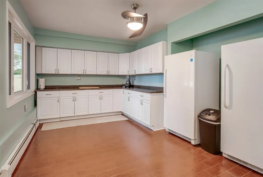 24 Captains Drive Salem NH 03079