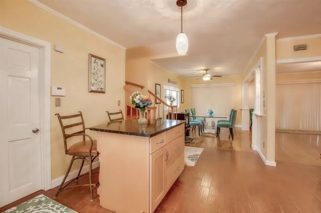 24 Captains Drive Salem NH 03079
