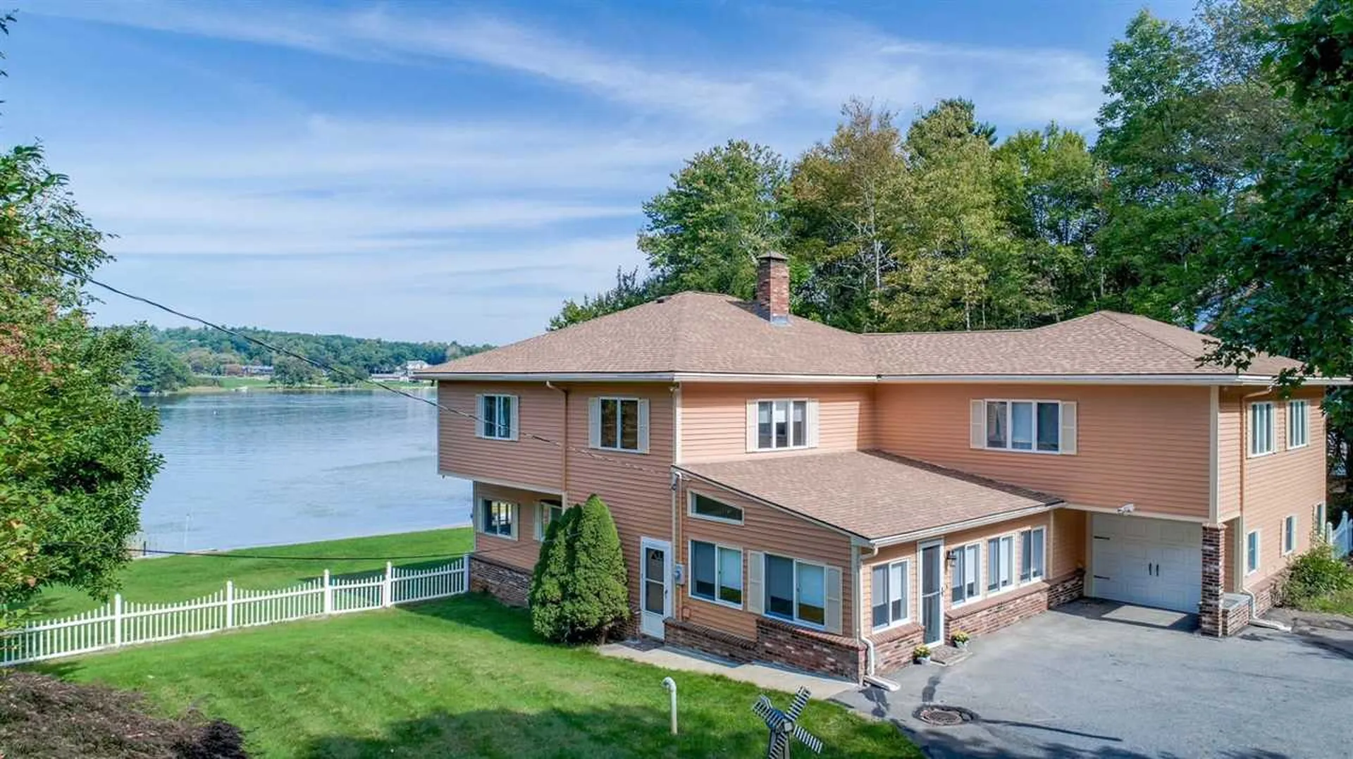 24 Captains Drive Salem NH 03079