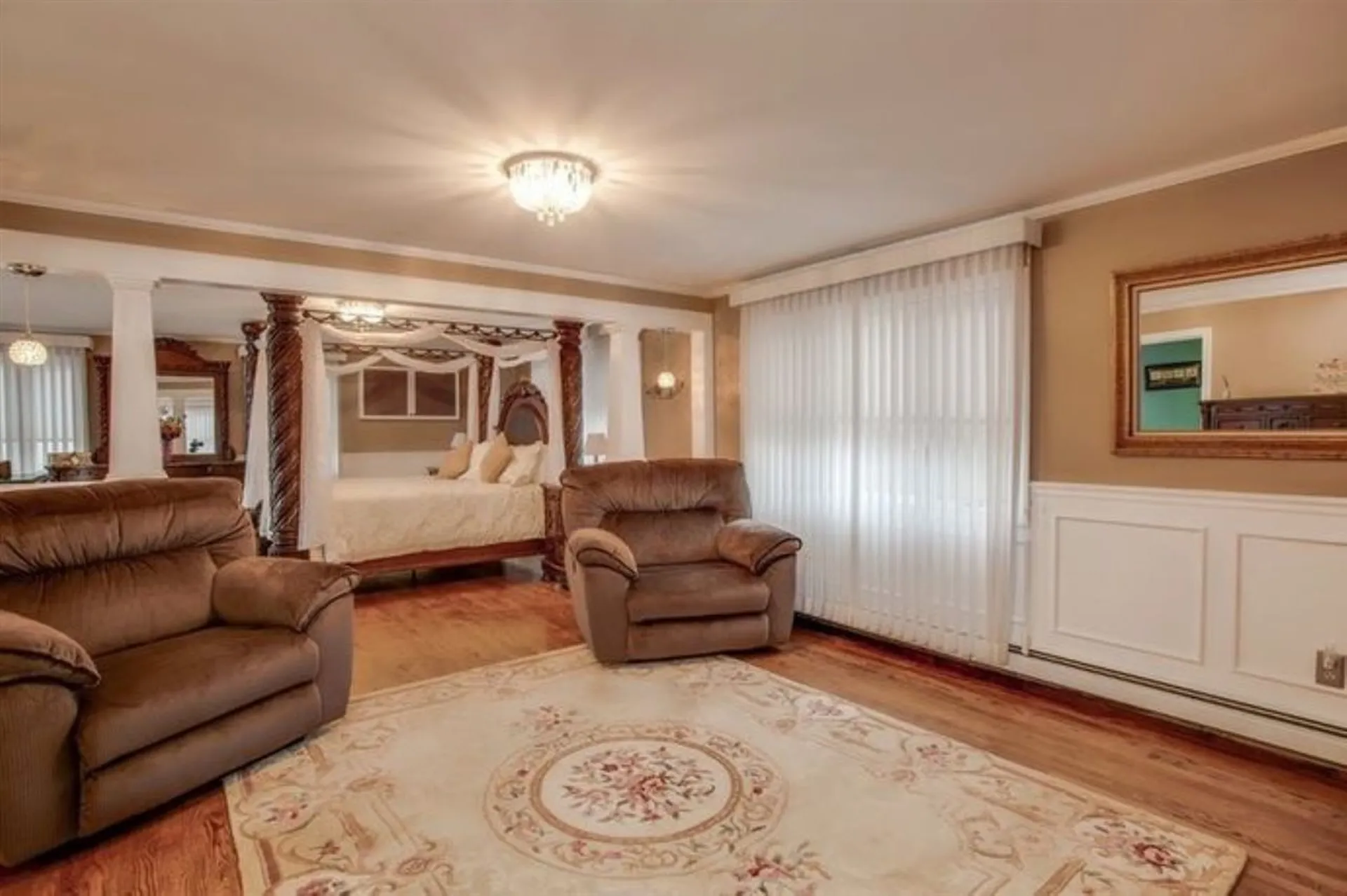 24 Captains Drive Salem NH 03079