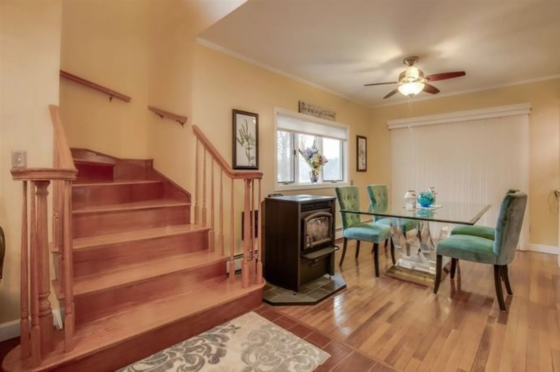 24 Captains Drive Salem NH 03079