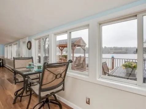 24 Captains Drive Salem NH 03079
