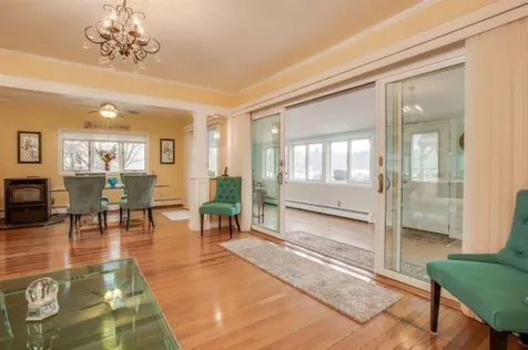24 Captains Drive Salem NH 03079