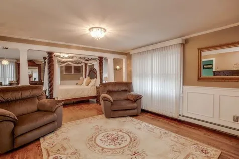 24 Captains Drive Salem NH 03079
