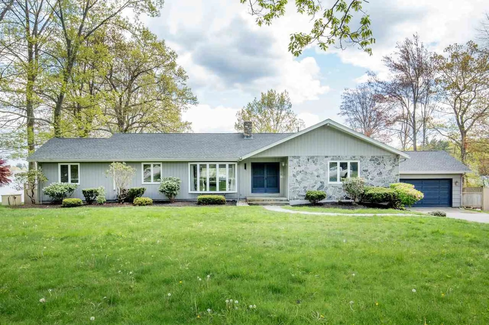 24 Woodvue Road Windham NH 03087