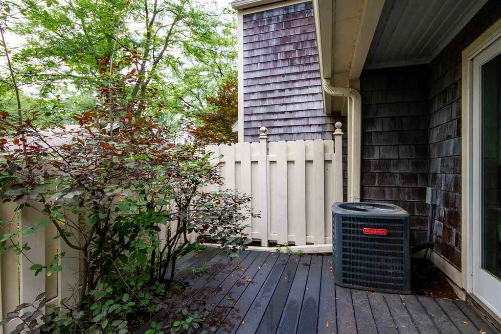 17 Harbor Watch Road Burlington VT 05401