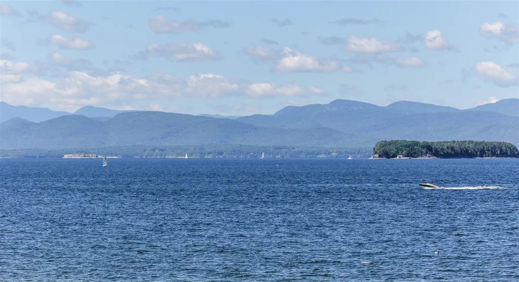 17 Harbor Watch Road Burlington VT 05401