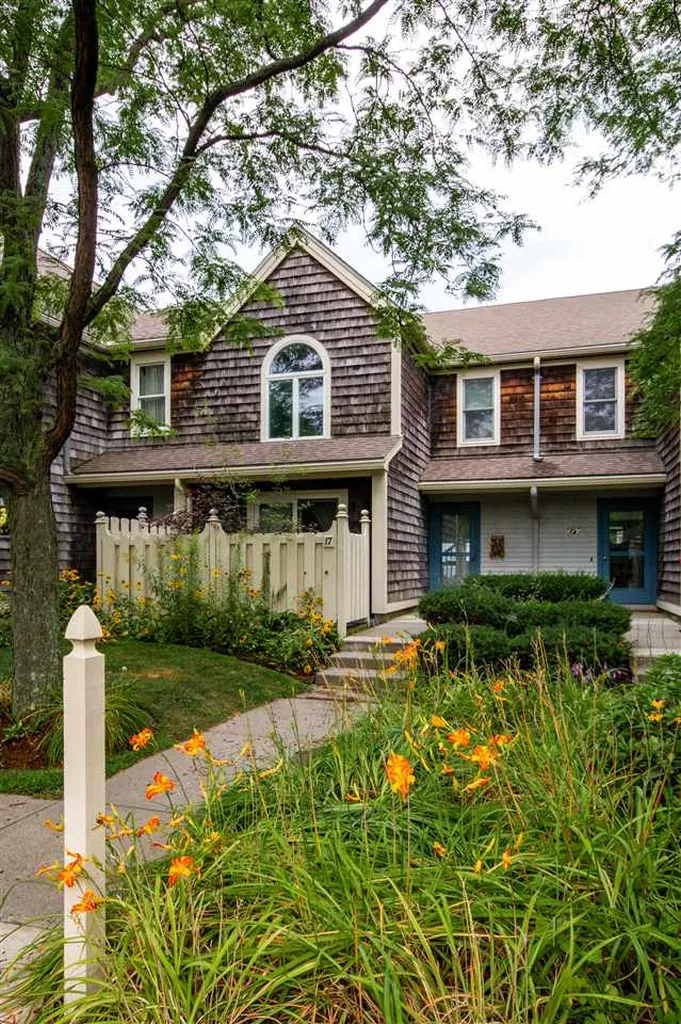 17 Harbor Watch Road Burlington VT 05401