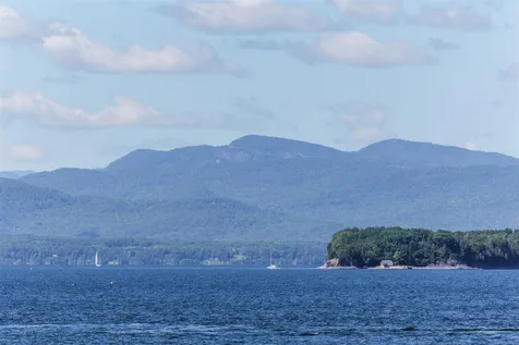 17 Harbor Watch Road Burlington VT 05401