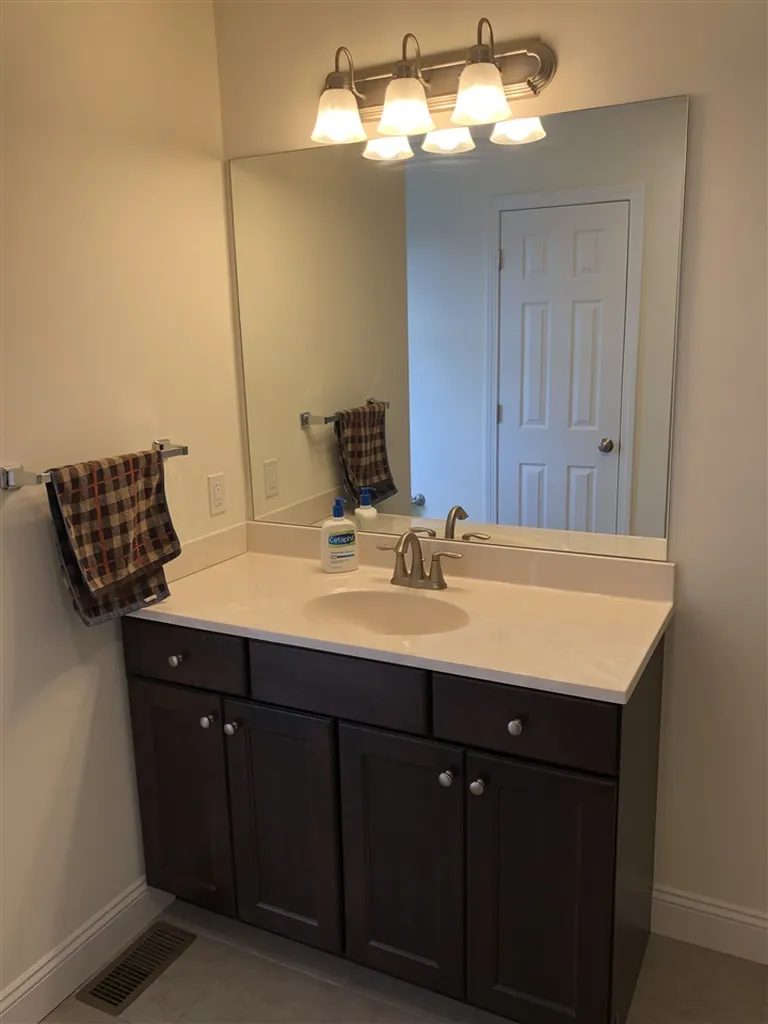 32 Sommerfield Avenue South Burlington VT 05403