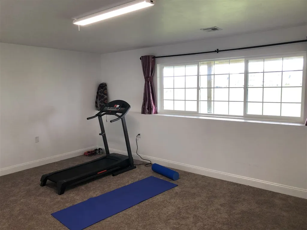 32 Sommerfield Avenue South Burlington VT 05403