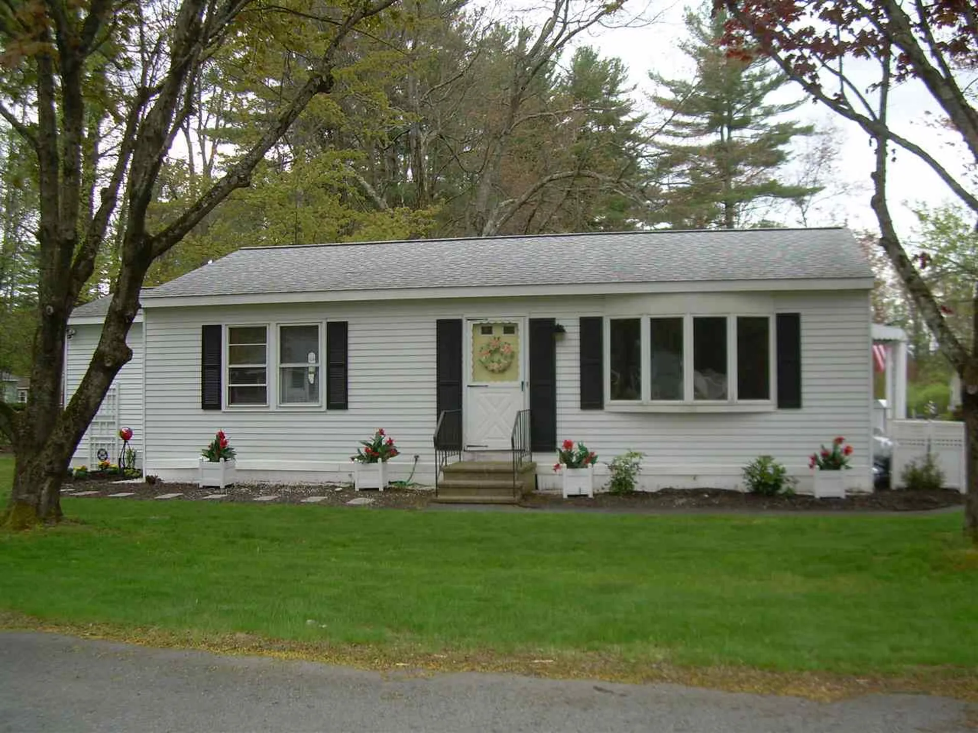 2 Reading Road Nashua NH 03062