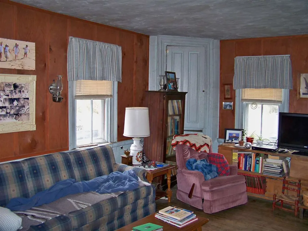 453 Us Route 4 Canaan NH 03741-7870