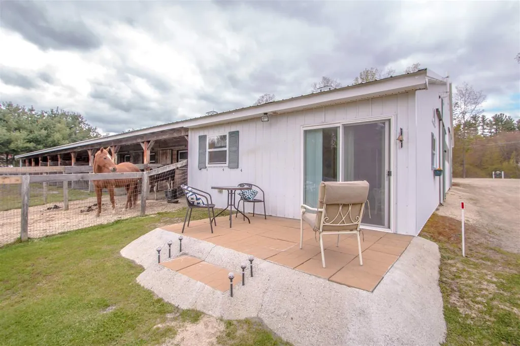 64 Scribner Road Fremont NH 03044