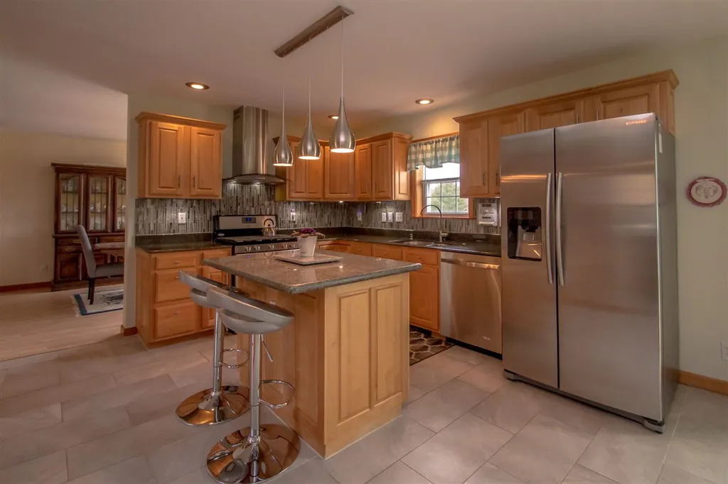 64 Scribner Road Fremont NH 03044